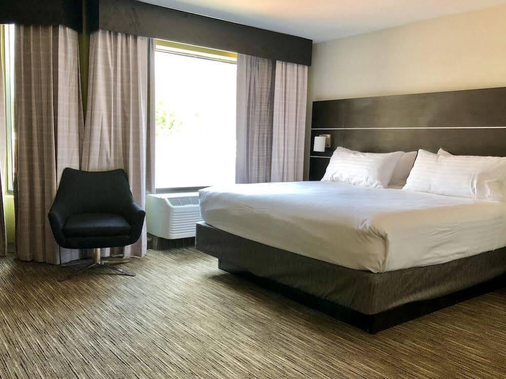 Holiday Inn Express Great Barrington By Ihg Ngoại thất bức ảnh